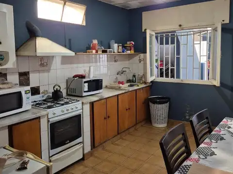 Av. Colon 1369 , Piso pb