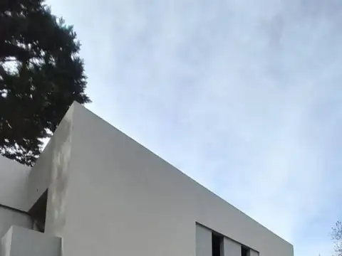 Venta duplex 2 dormitorios con cochera en Benavidez en complejo con amenities