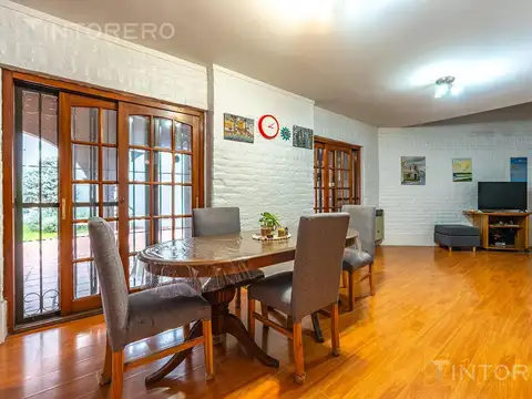 Casa 5 ambientes con 3 baños