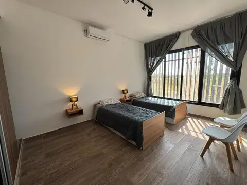 Casa 6 ambientes con 5 baños