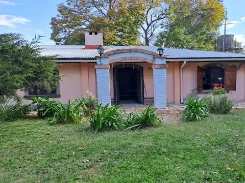 HERMOSA QUINTA EN MORENO, 2700 MTS