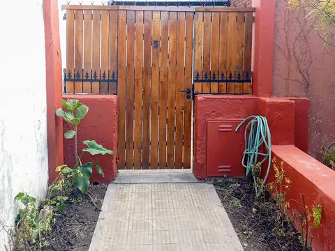 En pleno centro de Olivos, PH 3 amb con patio. Un oasis en pleno corazón de Olivos.