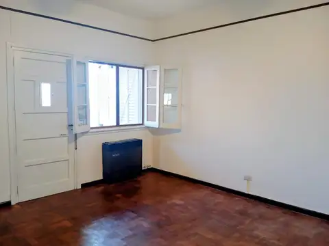 Depto Tipo Casa 3 ambientes con 2 baños