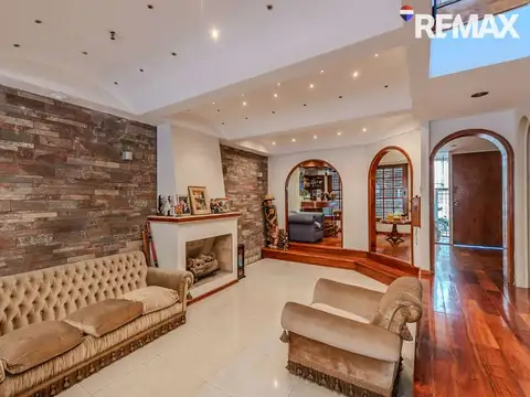VENTA CASA 4 AMBIENTES VILLA CRESPO COCHERA PATIO