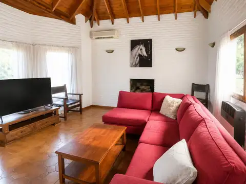 Casa 5 ambientes con 3 baños