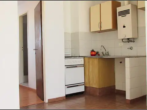 LA PAZ 1137 - DTO 1 DORMITORIO POR ESCALERA
