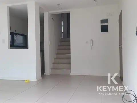 Departamento en Alquiler en Tolosa, $ 750.000