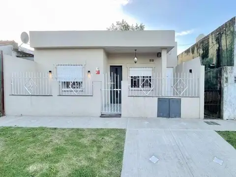 CASA 3 AMBIENTES - PARQUE SAN MARTIN