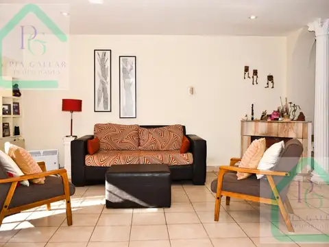 Casa 5 ambientes con 2 baños