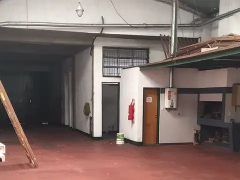 VENTA GALPON PROVIDENCIA 248M2 CON OFICINA BAÑO