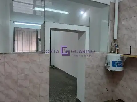Depto Tipo Casa en Alquiler en Lomas del Mirador, $ 350.000