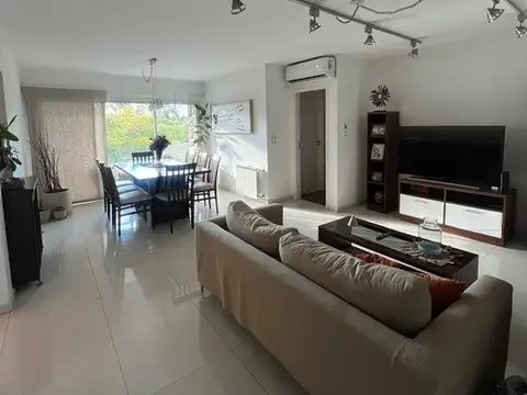 Departamento en Alquiler en Chateau Carreras, $ 1.950.000