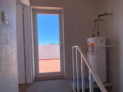 Depto Tipo Casa en Alquiler con 1 cocheras