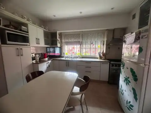 Casa en Venta con 5 cocheras