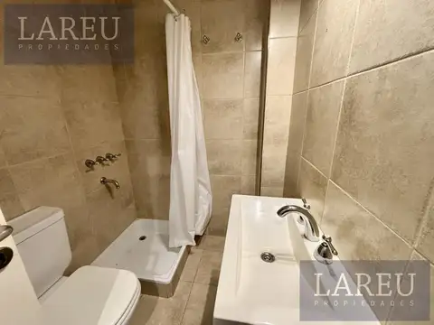 Oficina en Alquiler en 46 Plaza, Agora II -Pilar
