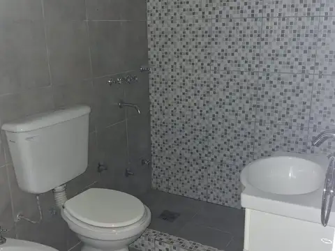 Zeballos 100, Piso PB