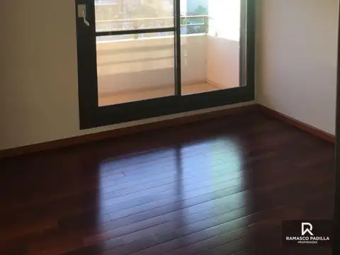 Departamento en Alquiler con 1 cocheras