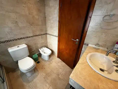 Casa 7 ambientes con 3 baños