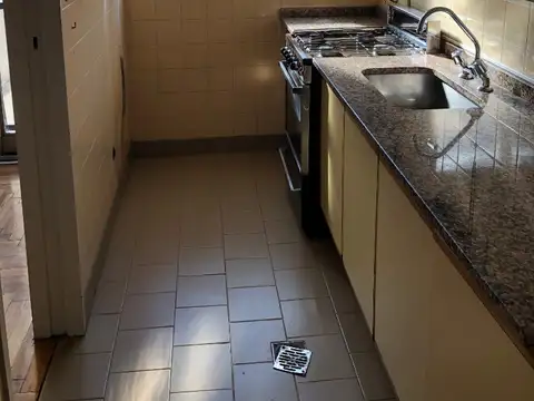 2 AMBIENTES CTFTE 34 MT CUB, MUY LUMINOSO,COCINA INDEP, BALCÓN FRANCÉS  SPLIT INSTALADO