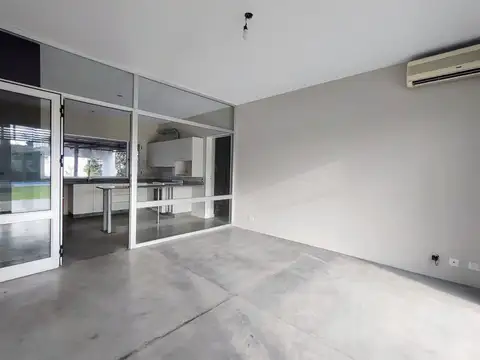 Casa en Venta con 4 cocheras