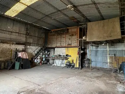 Galpon en Venta 10  mts Frente
