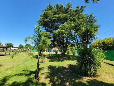 Dueña vende casa con gran parque y pileta en el Barrio El Cazador, Escobar