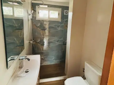 Casa 5 ambientes con 2 baños