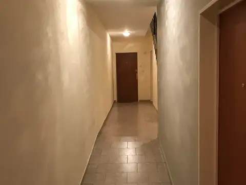 Cortina 2500, Piso 1