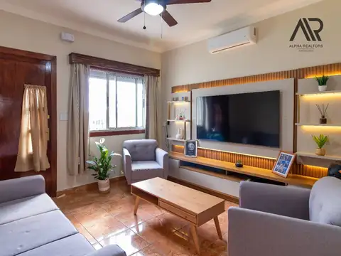 Casa + Apartamento en venta c/ cochera en Belvedere