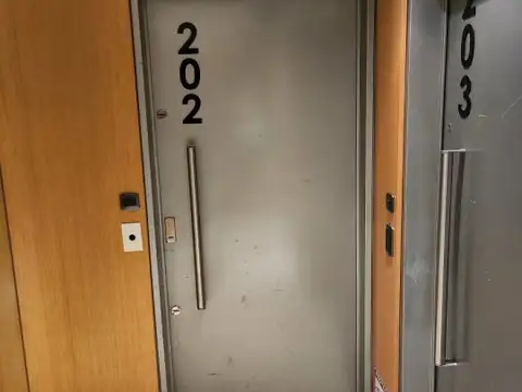 Oficina Comercial con Cochera Fija.