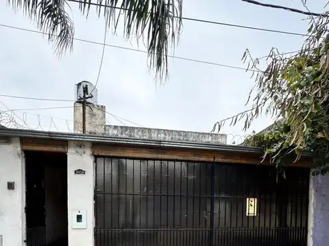 REMAX vende Casa de 2 dor y patio en  Cordoba 3400