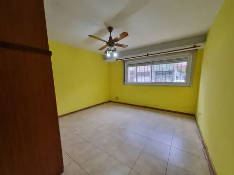 Departamento en Alquiler en Floresta, $ 490.000
