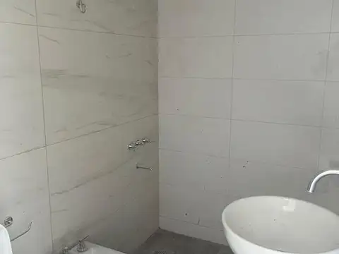 Depto en venta con renta-2 amb con cochera - Laprida al 500