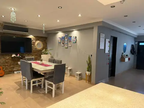 Casa en Venta en Remedios de Escalada, USD 295.000