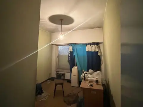 Casa 4 ambientes en venta con parque a modernizar en El Palomar