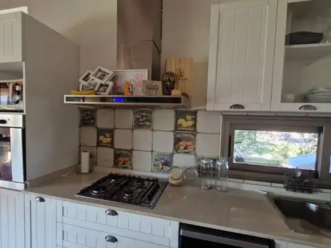 Casa 6 ambientes con 3 baños