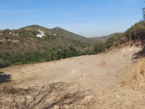 Terreno en venta en Corral De Barrancas con Movimiento de Suelo y Servicios , Listo para construir