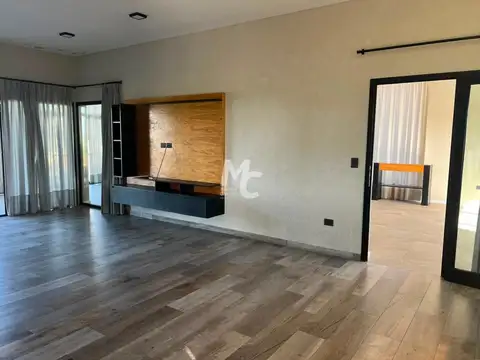 Casa en venta en Las Calandrias