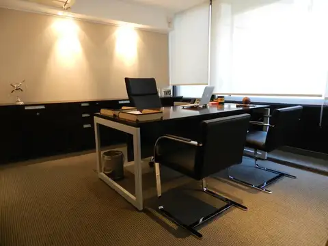 Oficina Comercial en Galería Jardín (Acepta permuta por predio/oficina en zona norte)