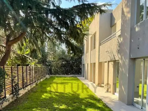 Venta Casa Dúplex 3 amb con Jardín Privado y Cochera + Amenities Pileta / SUM –