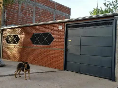 Casa en Venta con 2 cocheras