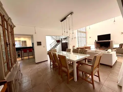 Avenida Carlos Pellegrini 3200