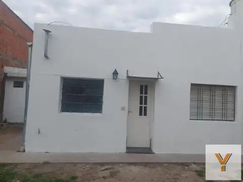 Casa en venta - 2 Dormitorios 1 Baño - Luján