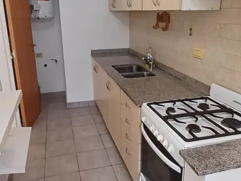 Luminoso y Cómodo Semipiso de 2 Ambientes en Lomas de Zamora