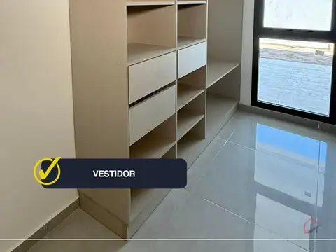 Casa 7 ambientes con 2 baños