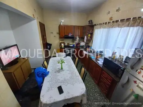 Casa 3 ambientes con 2 baños