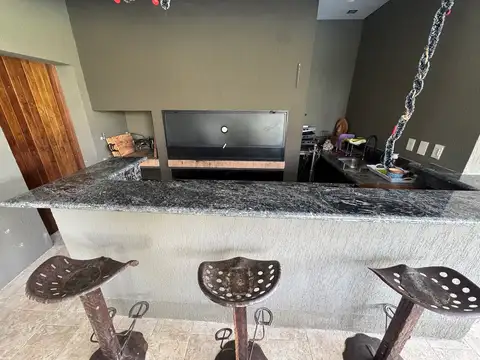 Casa 10 ambientes con 8 baños