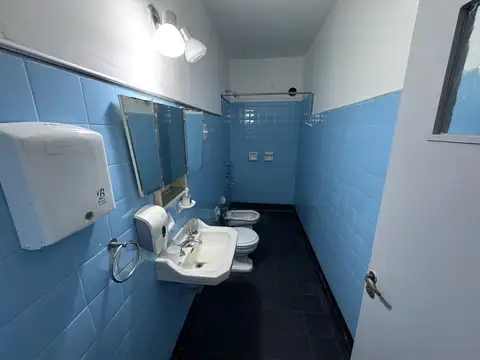 Departamento 6 ambientes con 2 baños
