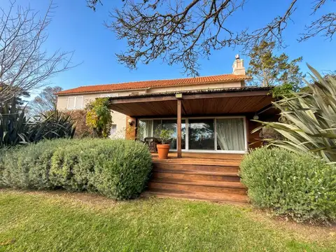 Casa 7 ambientes con 6 baños