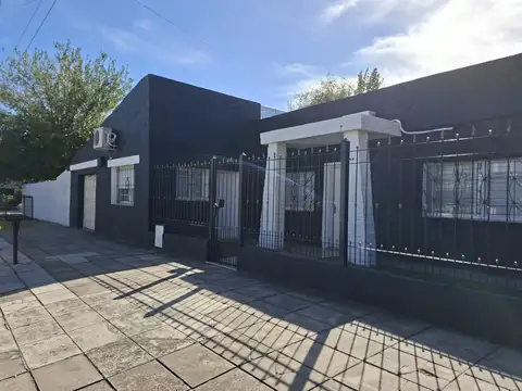 VENTA DE CASA 4 AMBIENTES EN RAMOS MEJIA
